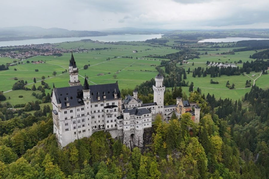 SchlossNeuschwanstein-gate of nations