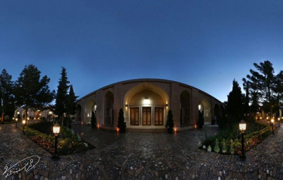 Eivan Hotel