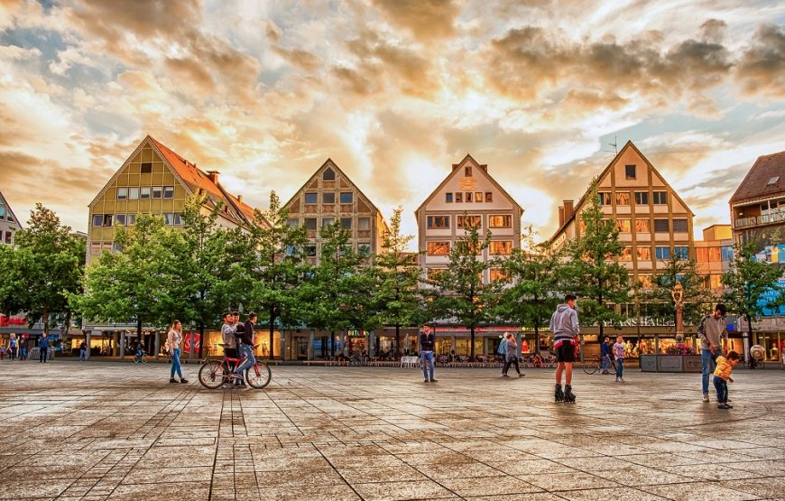 Spectacular Palaces and Museums of Europe in 9 Days