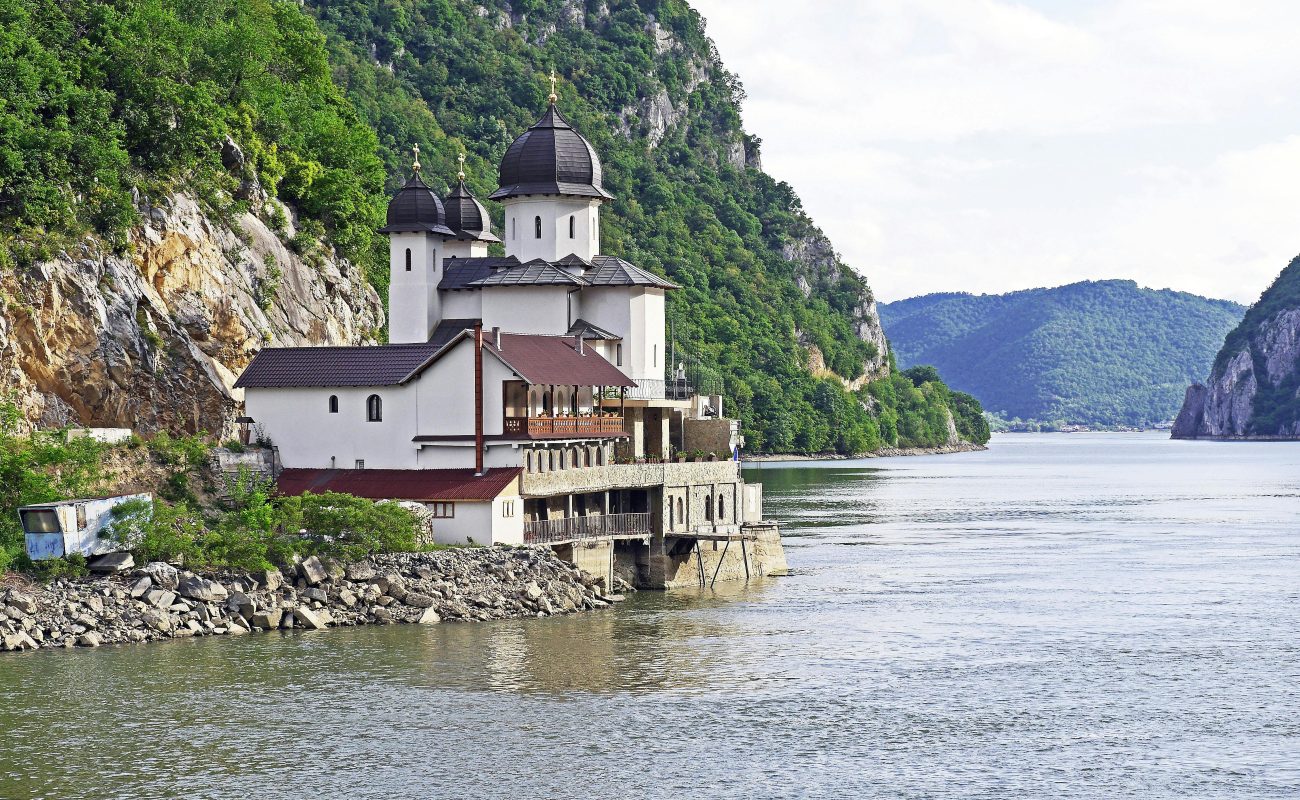 serbia-gate of nations
