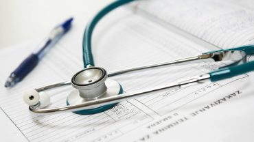 Zusammenarbeit mit lokalen Behörden und Interessengruppen bei Gesundheits- und Sicherheitsfragen